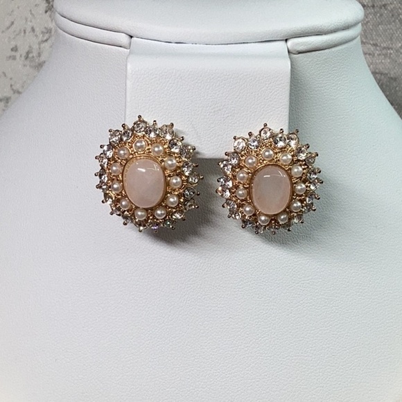 Bling Necklace and Earrings Set Bundle with Tiny Cream Colored Flowers - Picture 2 of 6